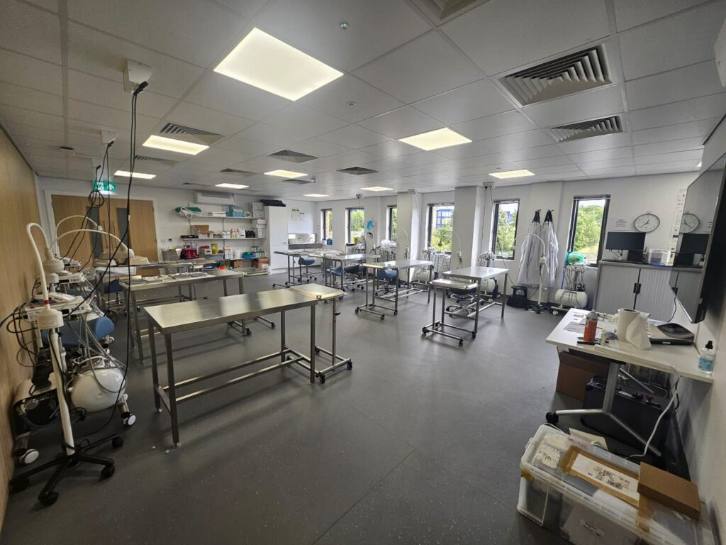 Veterinary hospital, Harrogate, photo 3