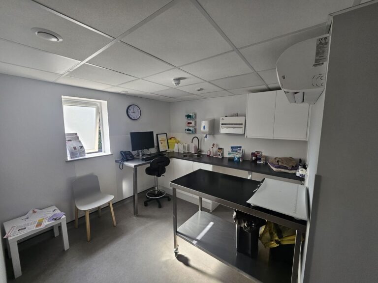 Veterinary practice, Isle of Wight, photo 3